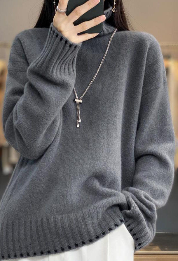Elegant and comfortable, warm cashmere turtleneck sweater in solid color