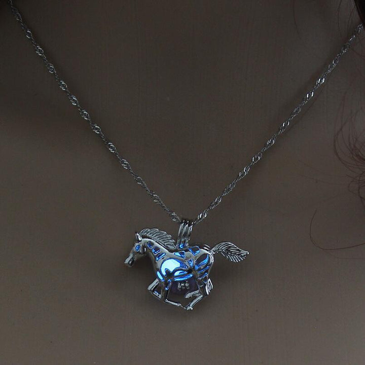 Illuminated horse pendant necklace with galloping horse motif