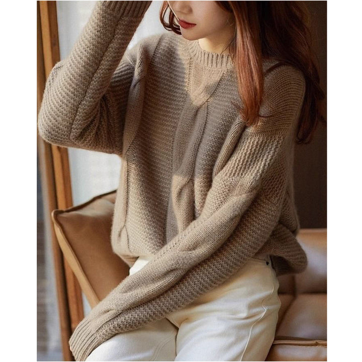 Solid color cashmere sweater with a round neckline, elegant and comfortable