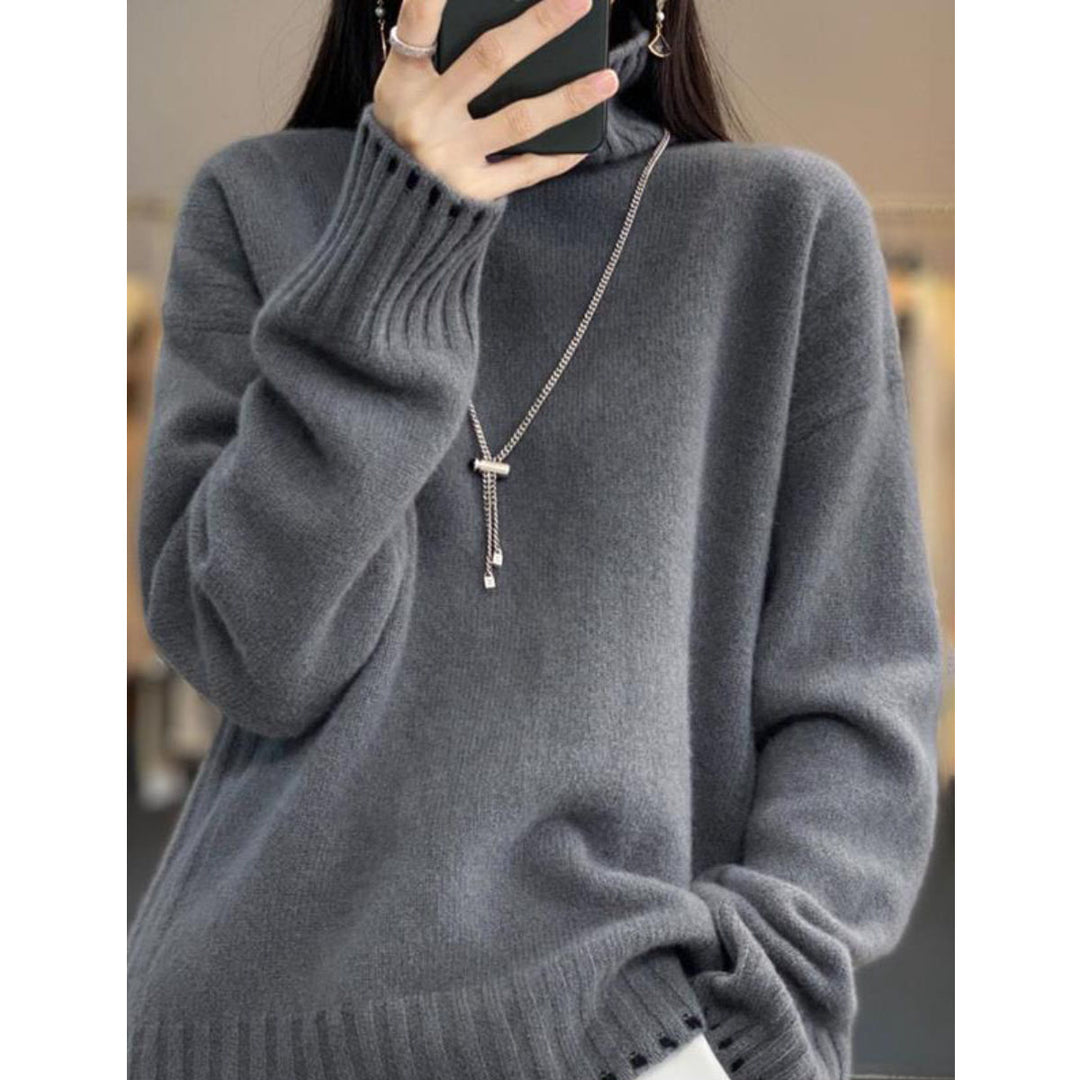 Elegant and comfortable, warm cashmere turtleneck sweater in solid color