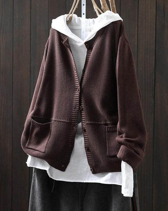 Casual and comfortable cashmere sweater in solid color, buttoned 03