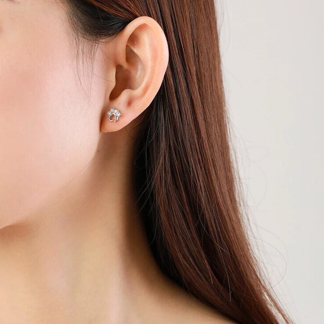 Paw-shaped earrings made of 925 silver with zirconia