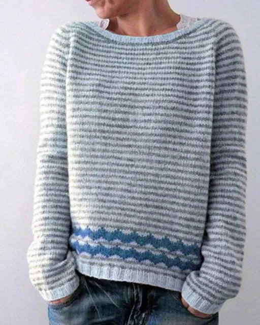 Retro-style pullover sweater with a round neckline