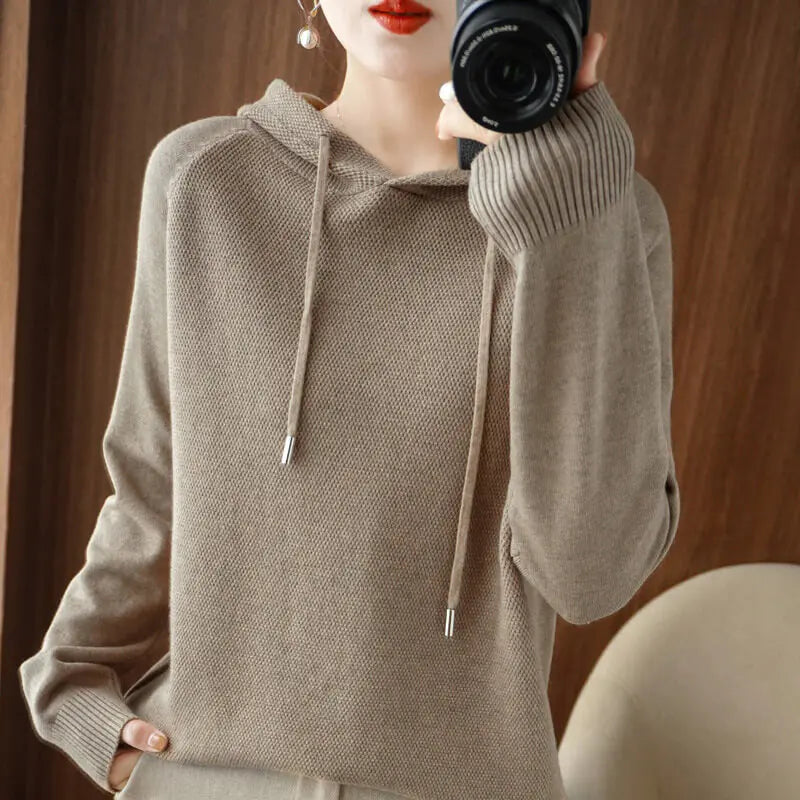 Warm hoodie sweater in solid color
