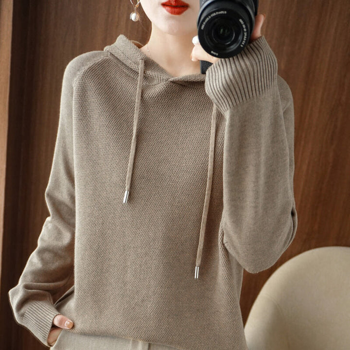 Warm hoodie sweater in solid color
