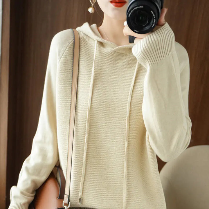 Warm hoodie sweater in solid color