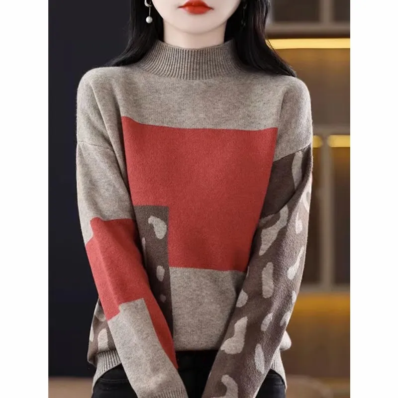 Women's Sweater with Turtleneck and Simple Cashmere Print