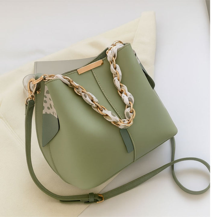 Charme Éternel Handbag