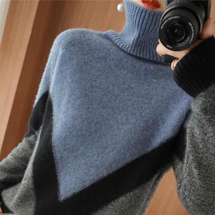 Color-block turtleneck sweater is elegant and comfortable