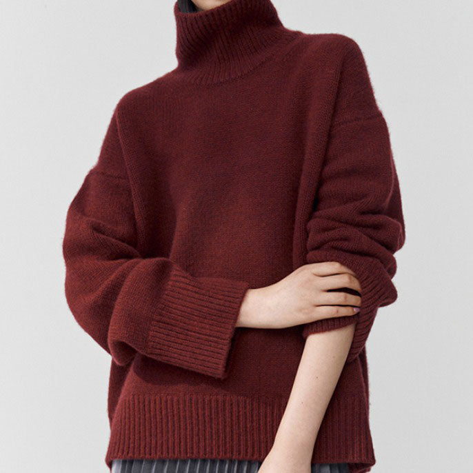 Women's loose and elegant sweater with a mock turtleneck, in a solid color, for everyday wear