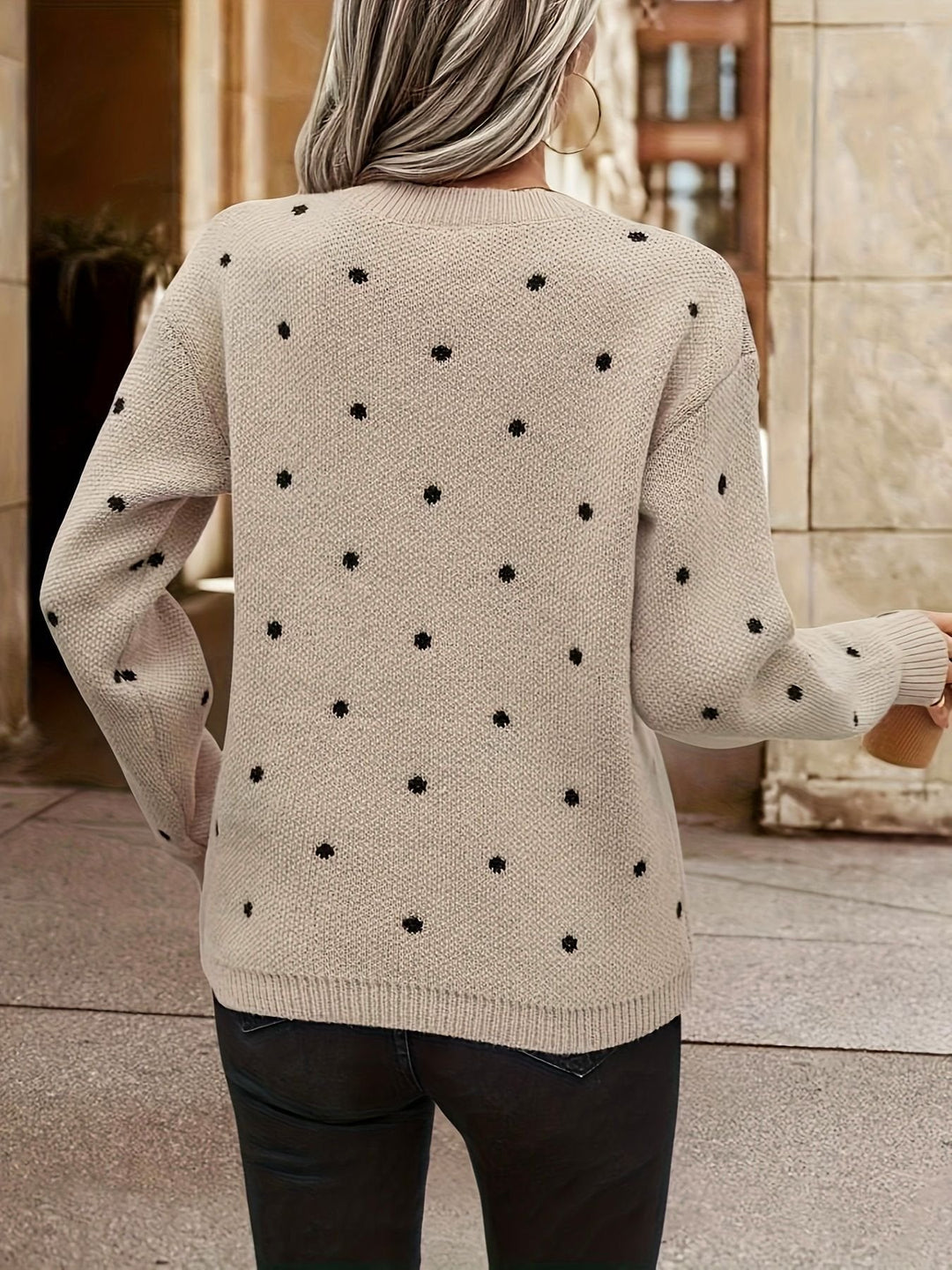 Elegant sweater with gray dots
