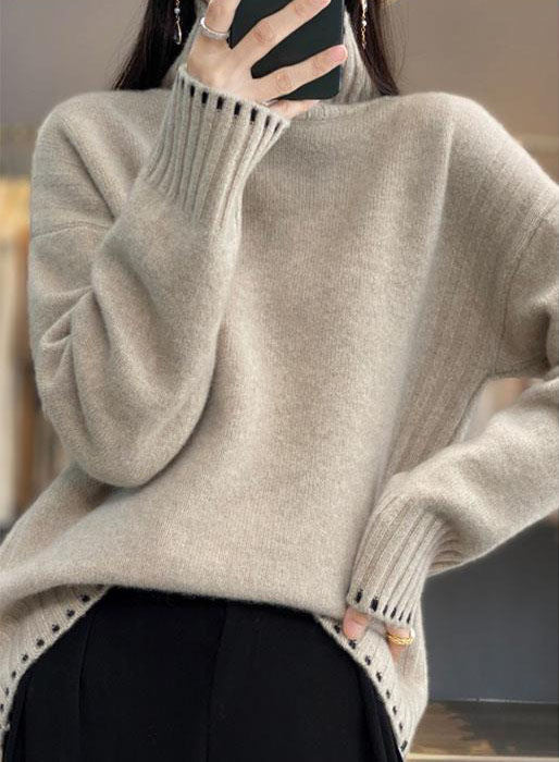 Elegant and comfortable, warm cashmere turtleneck sweater in solid color