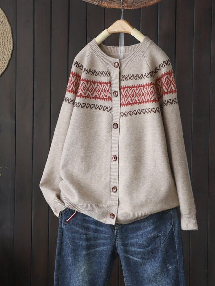 Loose and Comfortable Multicolored Cardigan Sweater with Wavy Geometric Pattern and Button Closure