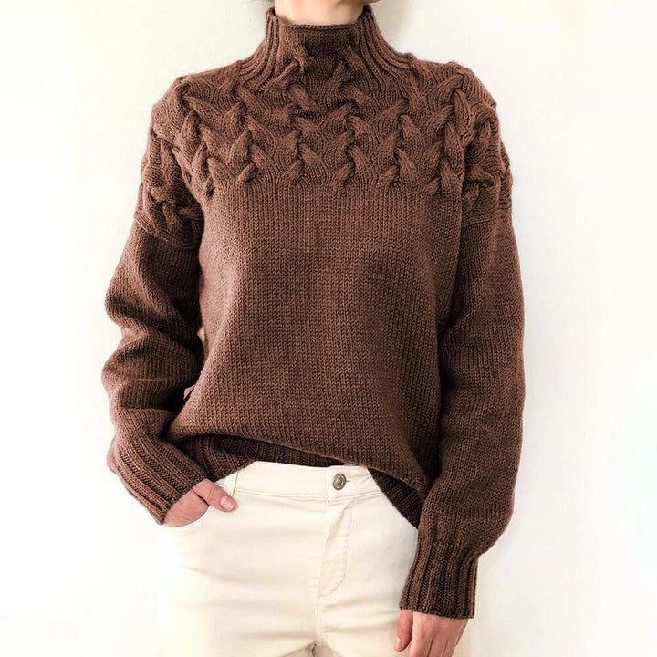Elegant solid-colored cashmere sweater with a turtleneck