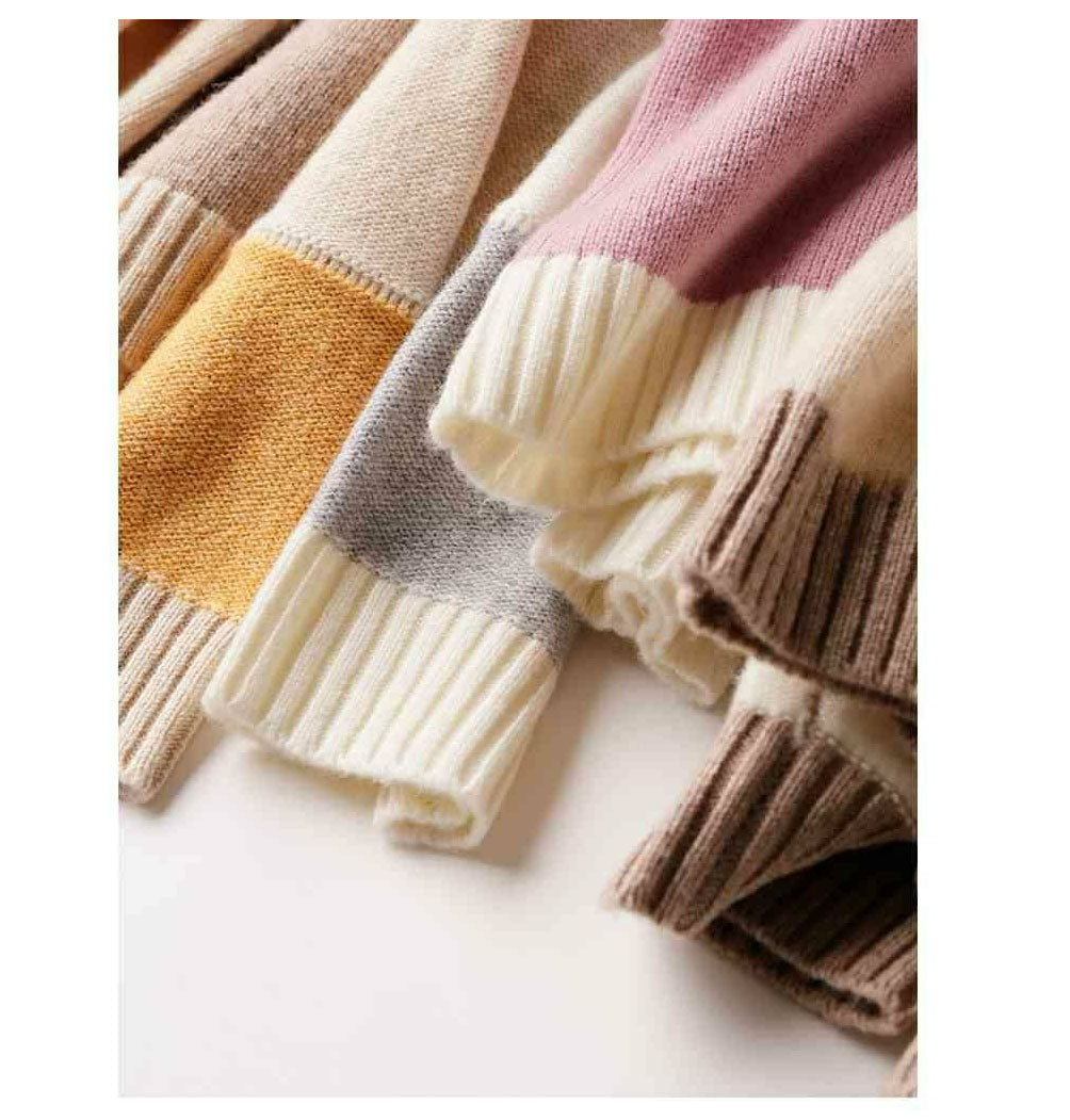 Cashmere sweater with a turtleneck in geometric color blocks