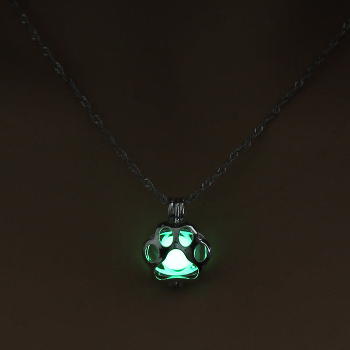 Luminous Paw Necklace – Animal Pendant with Night Light Effect