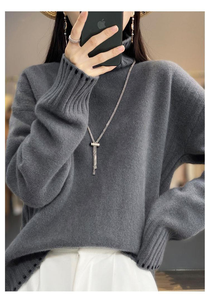 Elegant and comfortable, warm cashmere turtleneck sweater in solid color