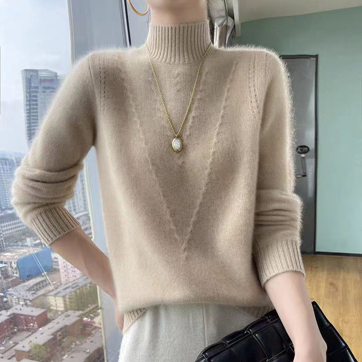 Elegant and comfortable women's turtleneck sweater in solid color, soft to the touch