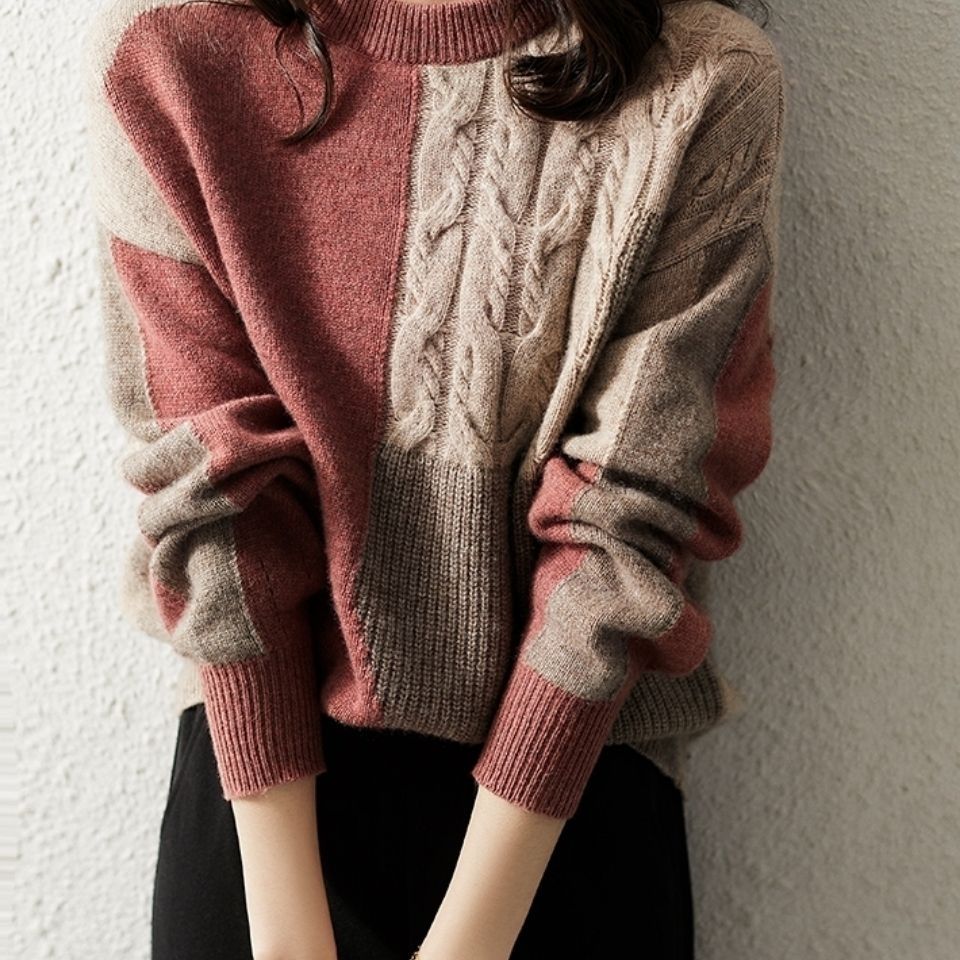 Cozy, thick, cashmere sweater with color blocks 02