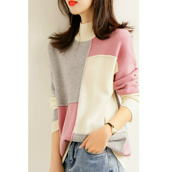 Cashmere sweater with a turtleneck in geometric color blocks