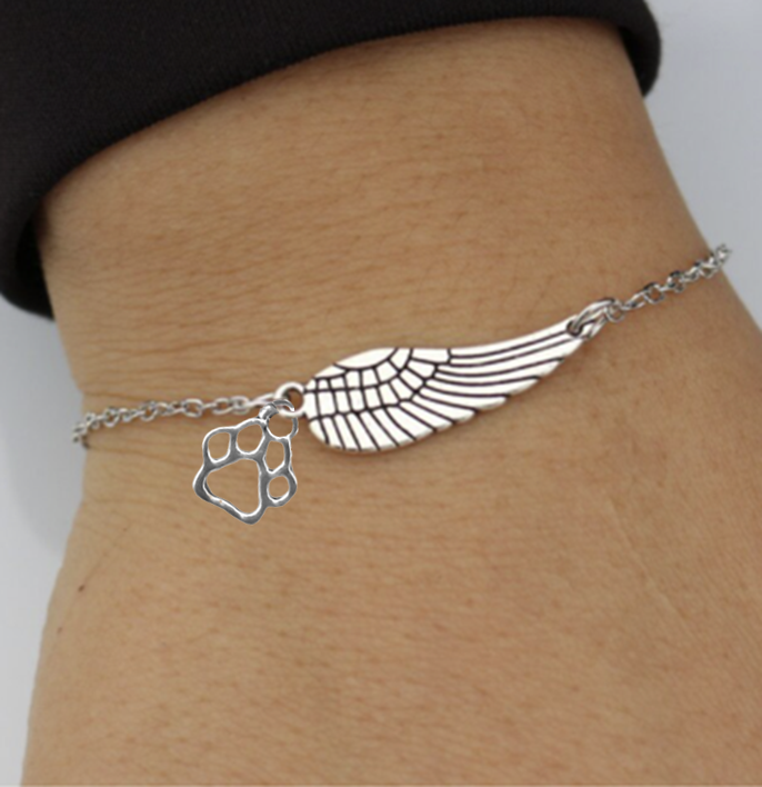 Memorial bracelet in silver with angel wings and paw print | Handmade