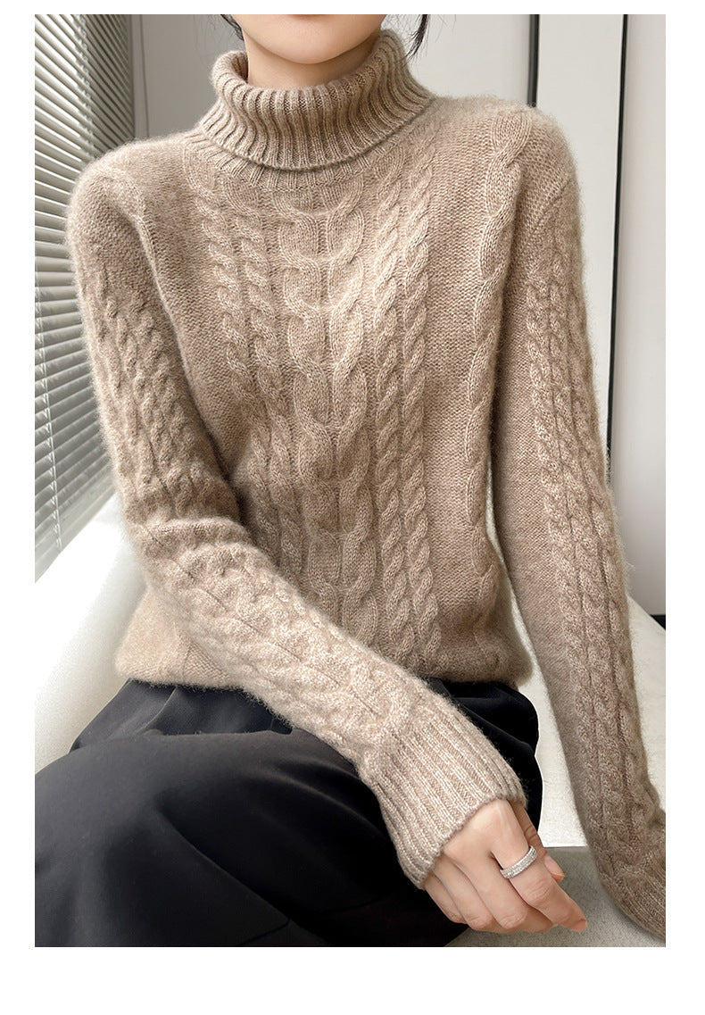 Warm, knitted sweater with a turtleneck in a solid color