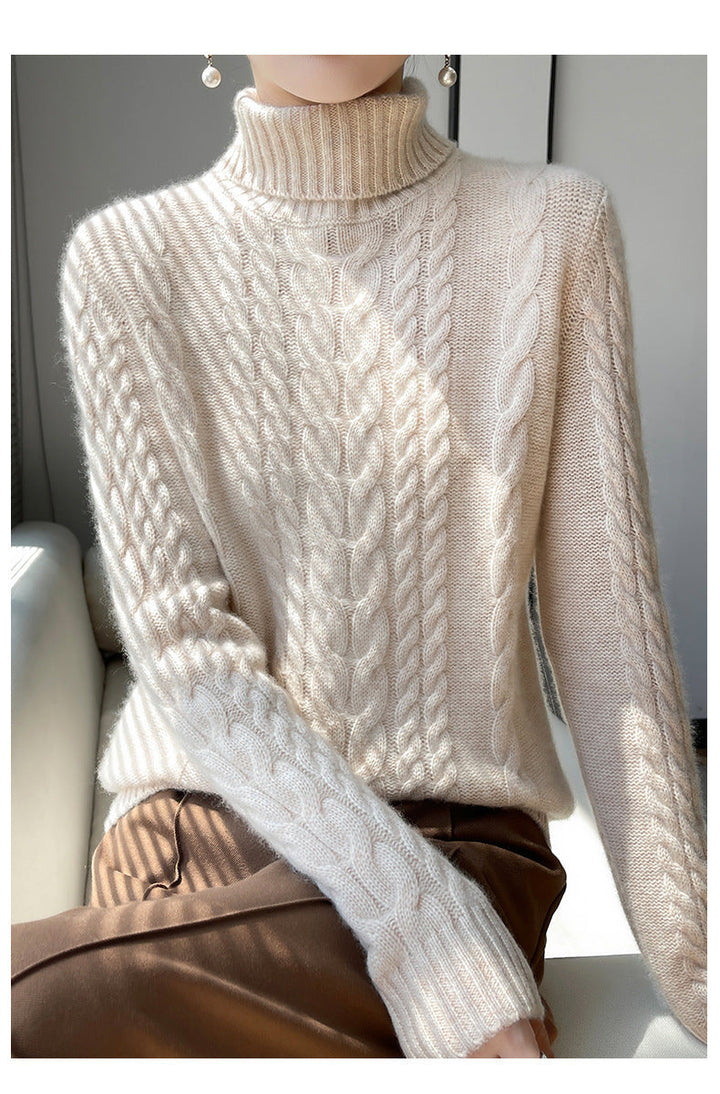 Warm, knitted sweater with a turtleneck in a solid color