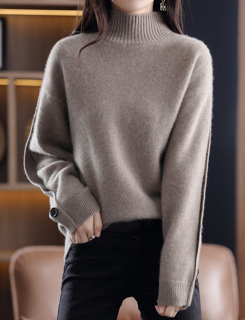 Elegant and Comfortable Cashmere Sweater with Turtleneck