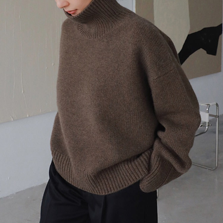 Women's loose and elegant sweater with a mock turtleneck, in a solid color, for everyday wear