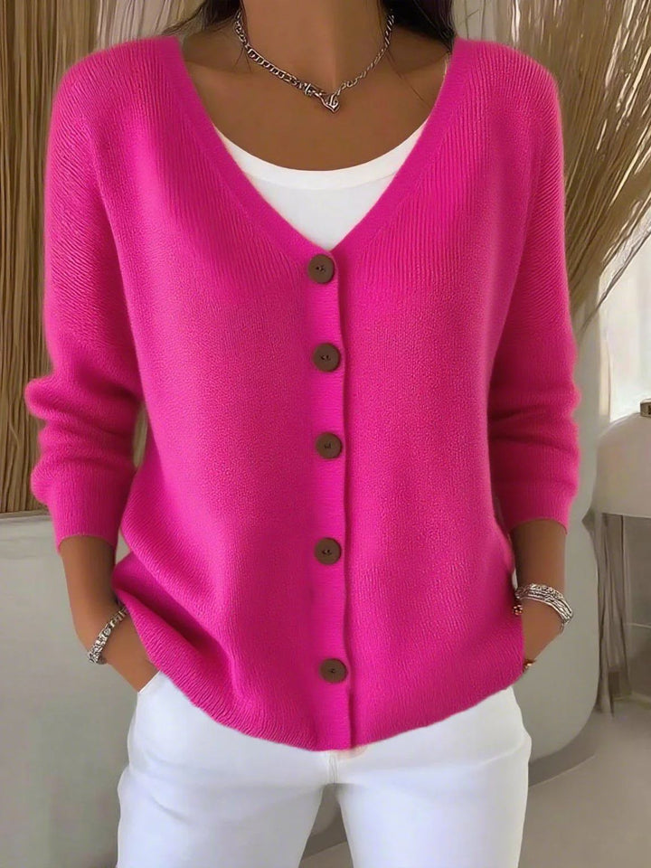 Elegant and comfortable wool cardigan perfect for everyday wear