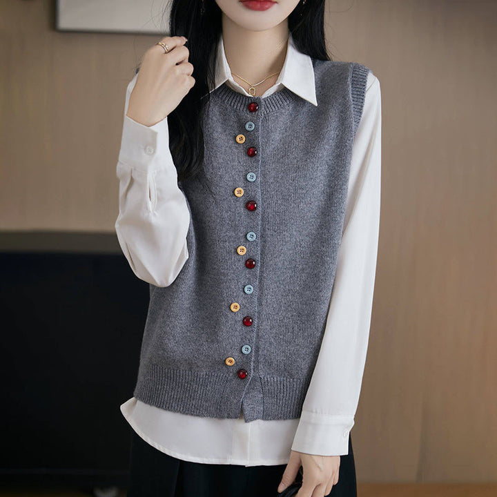 Elegant and comfortable sleeveless sweater with multicolored buttons