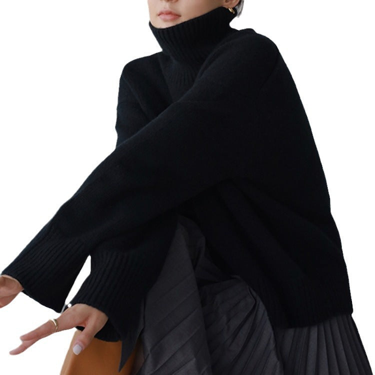 Women's loose and elegant sweater with a mock turtleneck, in a solid color, for everyday wear