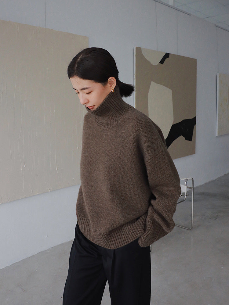 Women's loose and elegant sweater with a mock turtleneck, in a solid color, for everyday wear