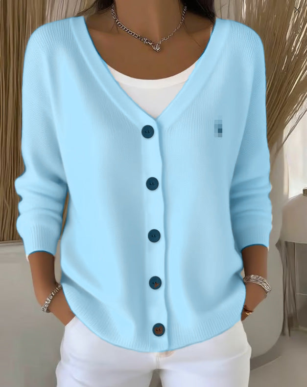 Elegant and comfortable wool cardigan perfect for everyday wear