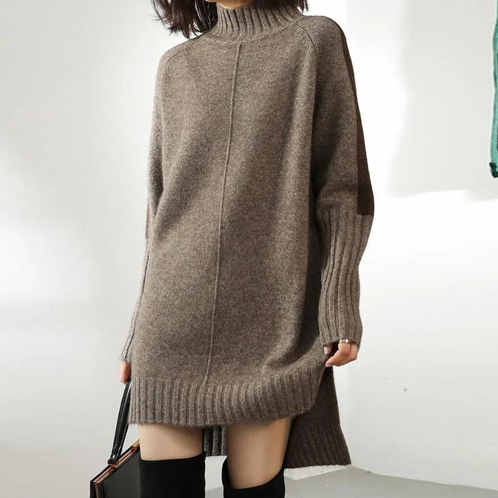 Elegant and comfortable long cashmere sweater in solid color