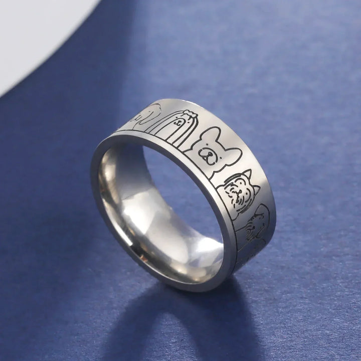 EXTRA WIDE STAINLESS STEEL RING WITH DOG MOTIFS – ENGRAVED DESIGN FOR WOMEN