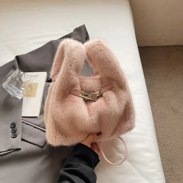 Bowien | Everyday Shoulder Bag in Faux Fur