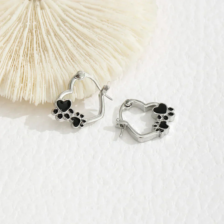 Heart-Paw Hoop Earrings – Animal Motif in Silver with Black Enamel Design
