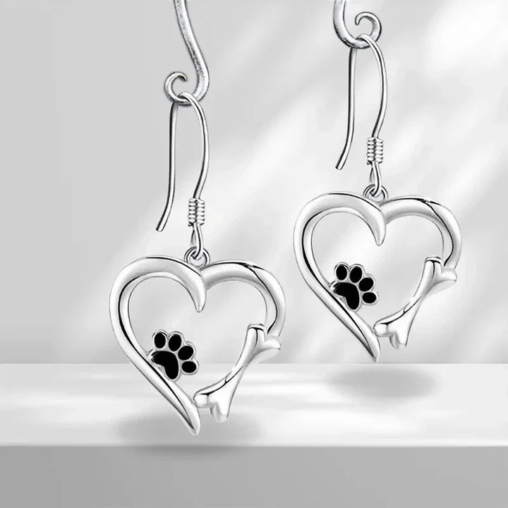 Heart-shaped dangling earrings with paw print – Playful silver jewelry