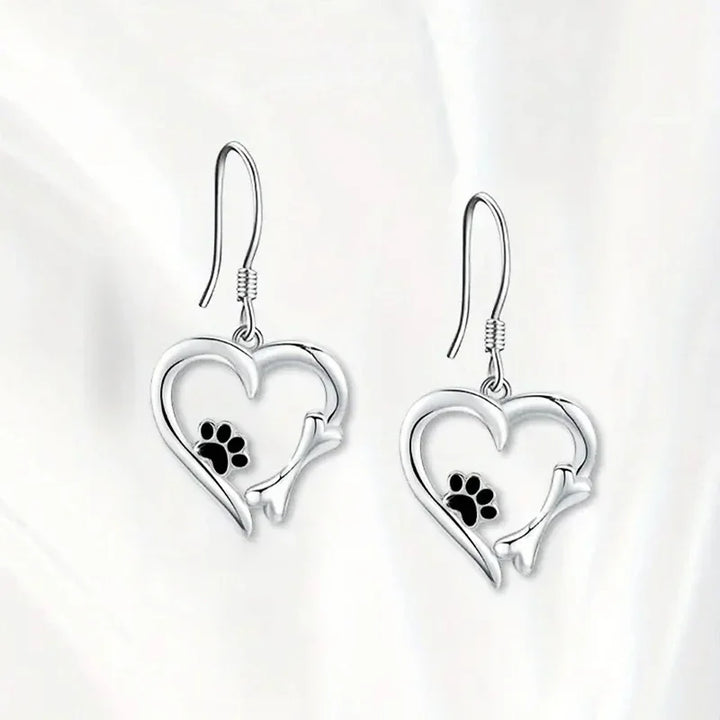 Heart-shaped dangling earrings with paw print – Playful silver jewelry