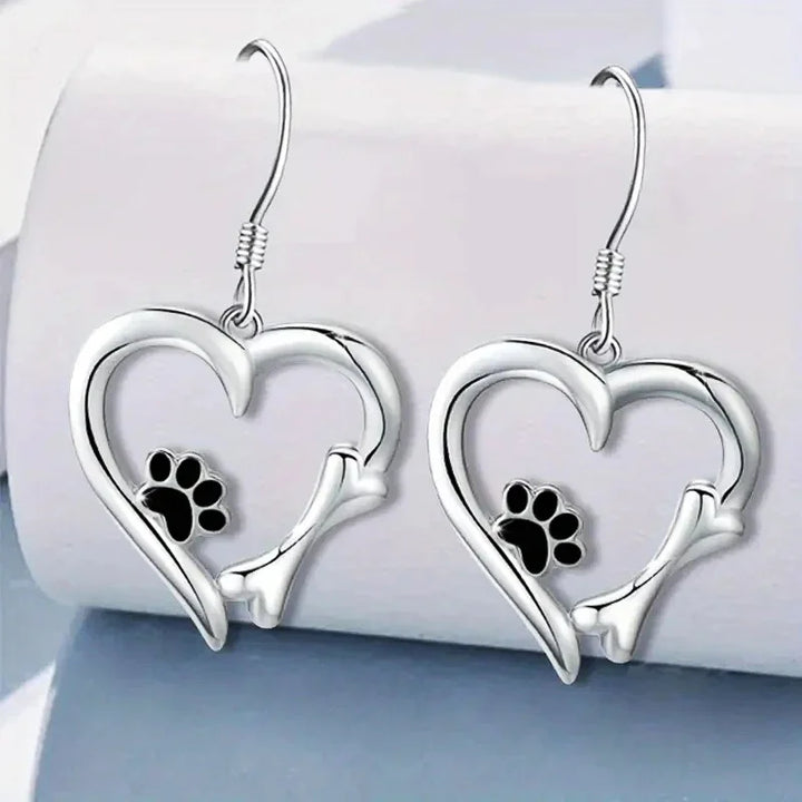 Heart-shaped dangling earrings with paw print – Playful silver jewelry