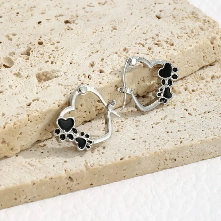 Heart-Paw Hoop Earrings – Animal Motif in Silver with Black Enamel Design