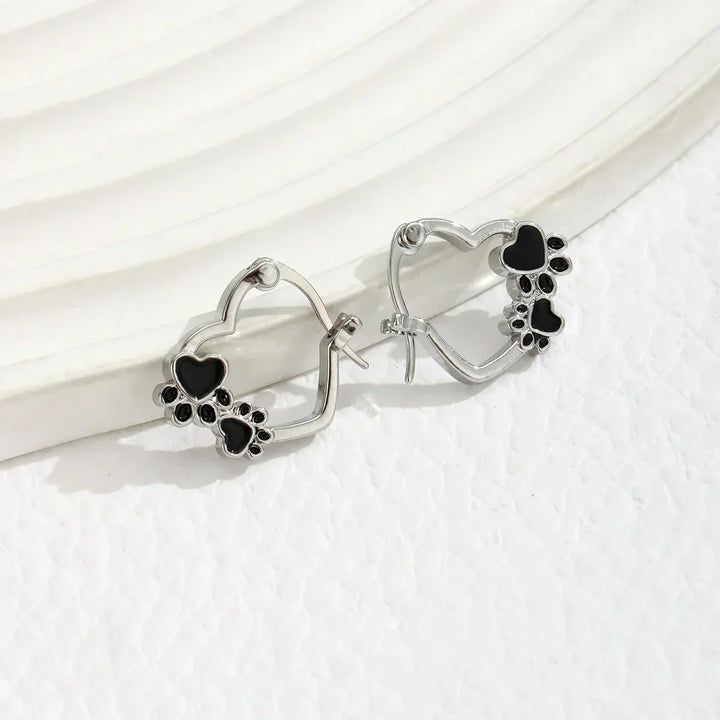 Heart-Paw Hoop Earrings – Animal Motif in Silver with Black Enamel Design