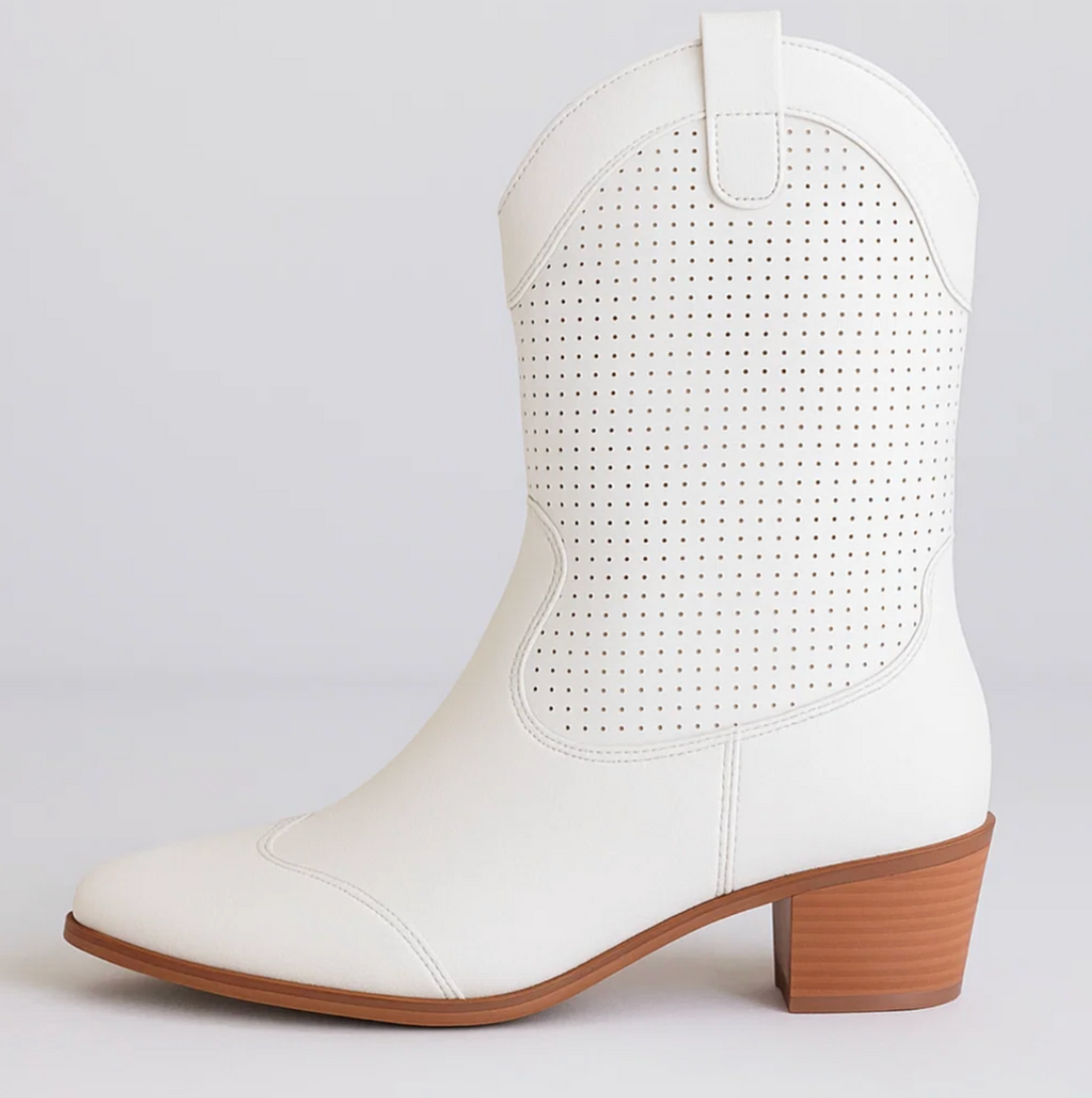 Zulana | Desert Breeze Suede Boots