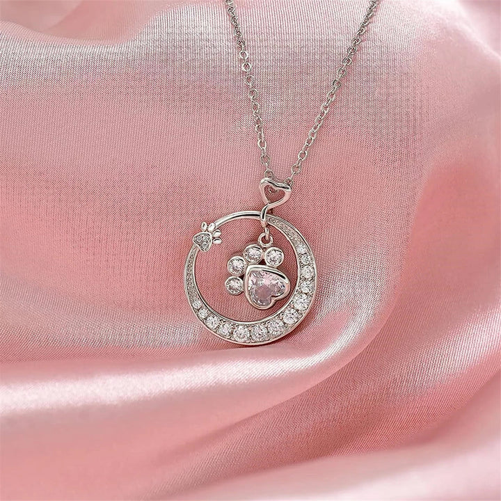 Cute dog paw necklace in 925 silver with zirconia