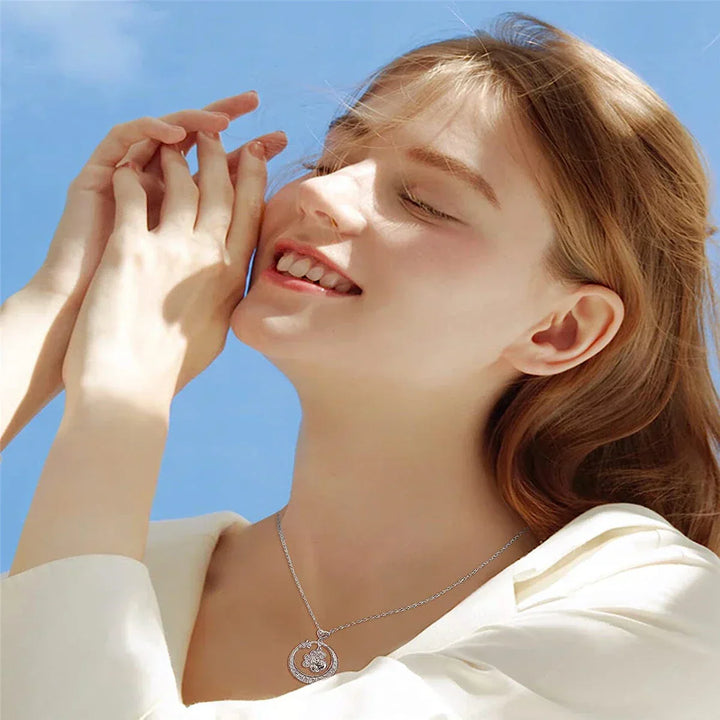 Cute dog paw necklace in 925 silver with zirconia