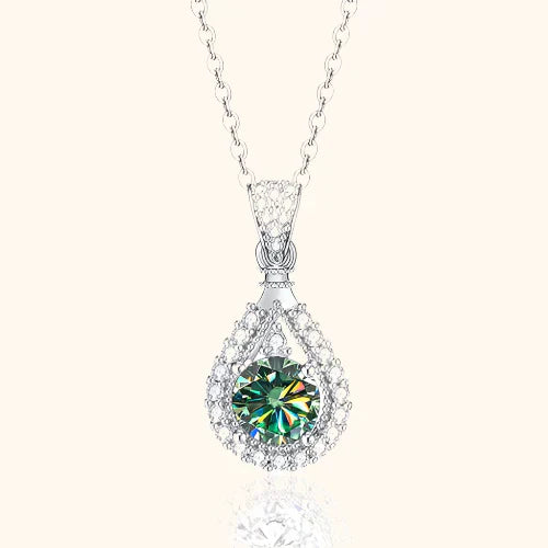 Shimmering Emerald Necklace for Timeless Style