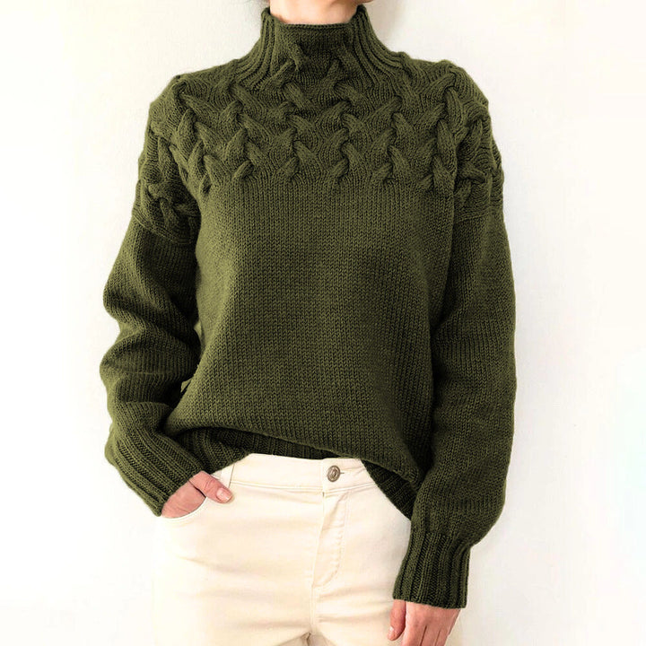 Elegant solid-colored cashmere sweater with a turtleneck