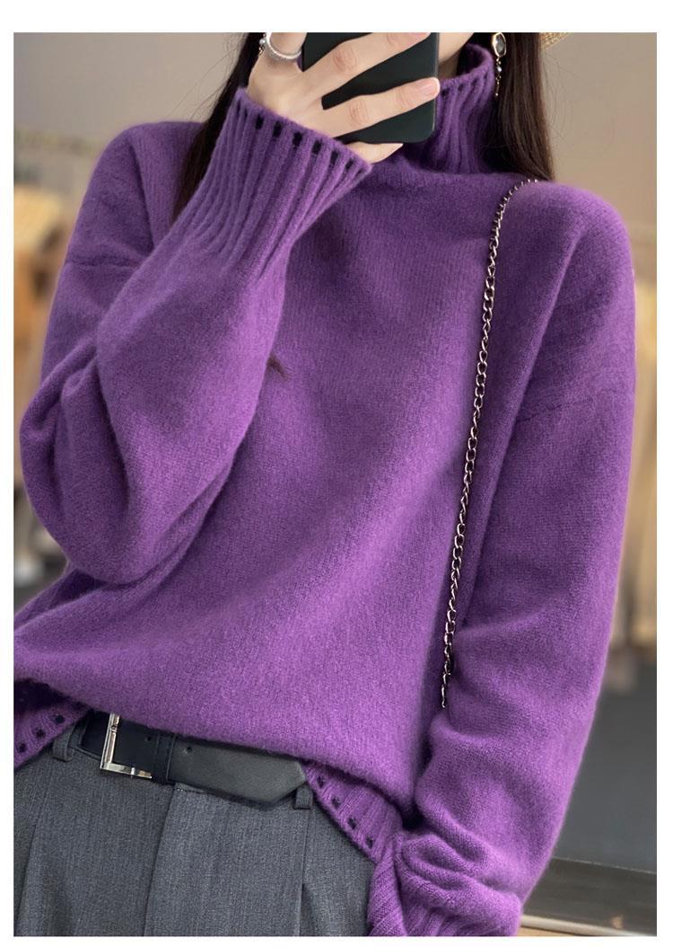 Elegant and comfortable, warm cashmere turtleneck sweater in solid color