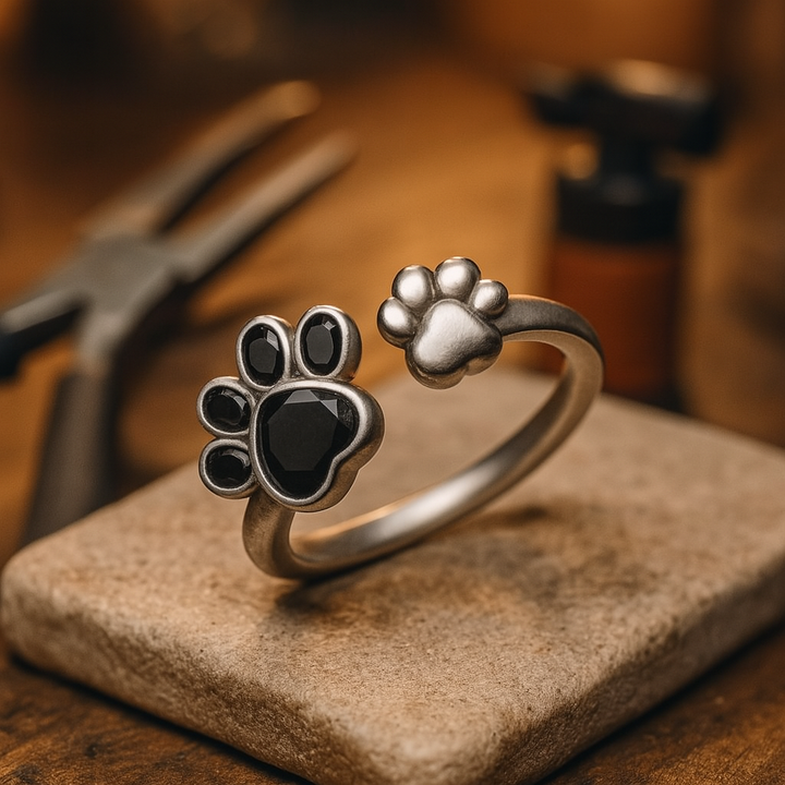 Creative adjustable ring with a sweet paw print
